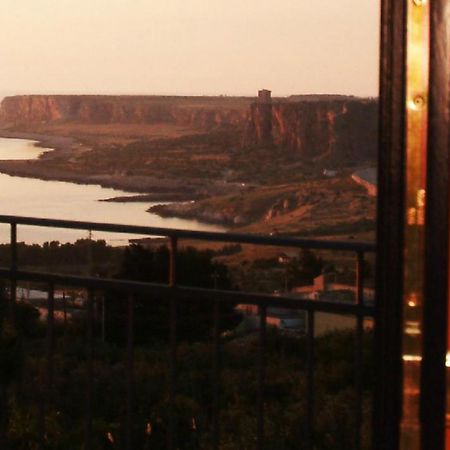 マカリ Torre Salina Bed & Breakfast エクステリア 写真
