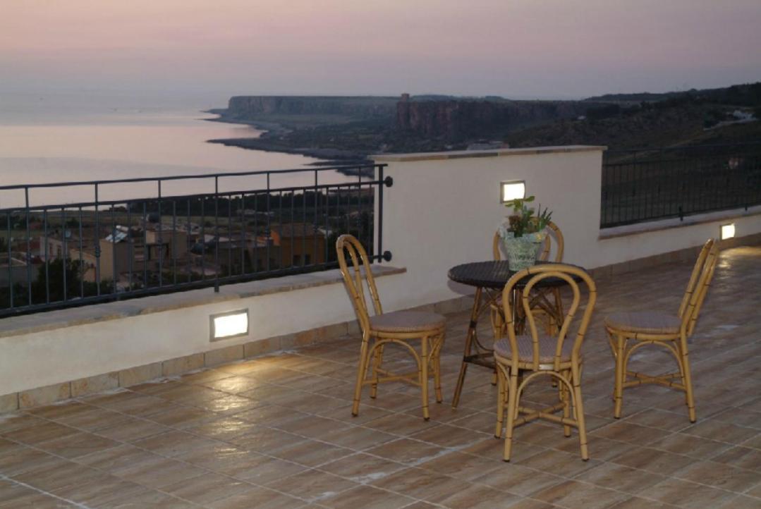 マカリ Torre Salina Bed & Breakfast エクステリア 写真