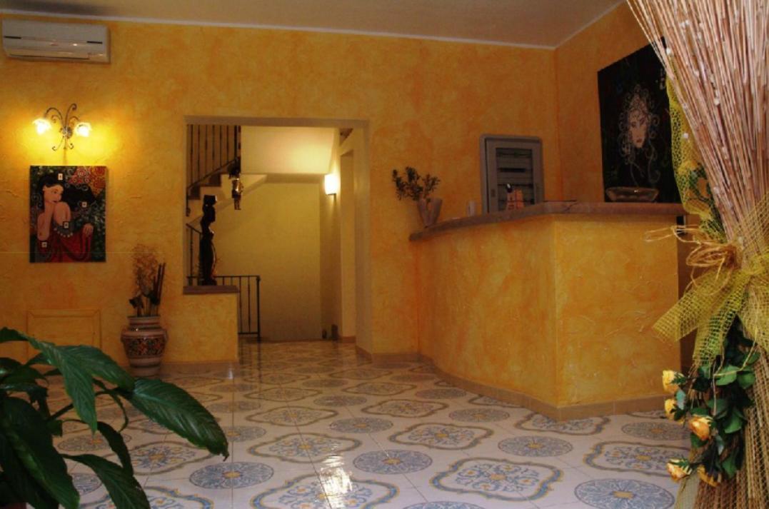 マカリ Torre Salina Bed & Breakfast エクステリア 写真